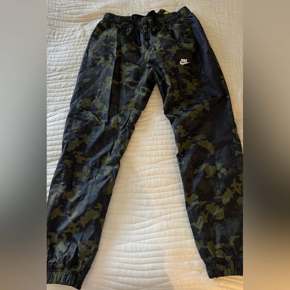 Nike sportswear pants sz small BRAND NEW